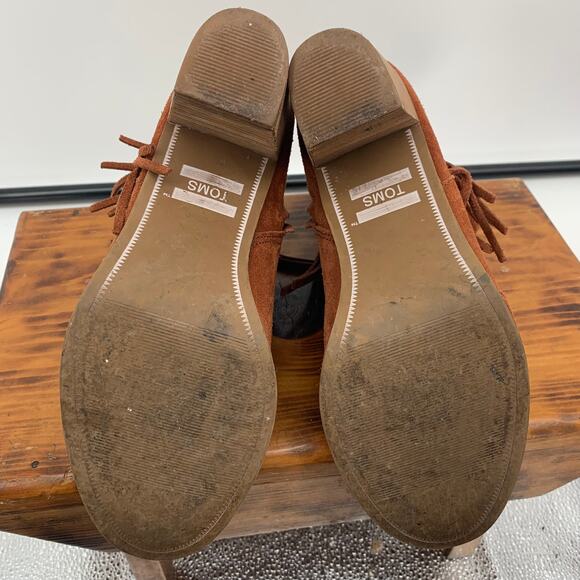 TOMS Women's Lunata Cognac Brown Suede Fringe Tassel Heel Booties Size 6.5 - Picture 7 of 8